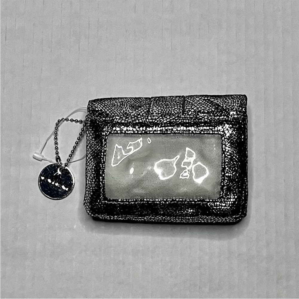 Lulu’s Metallic Wallet - Picture 5 of 13